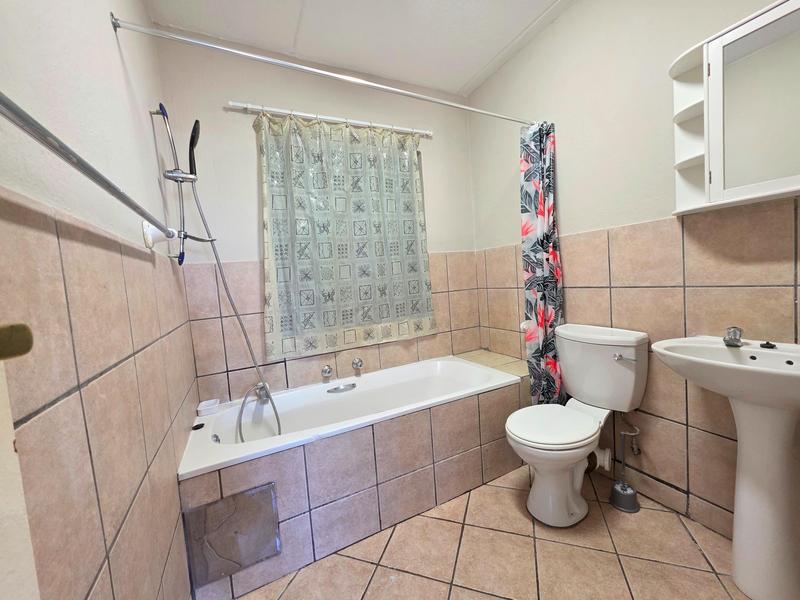 3 Bedroom Property for Sale in Constantia Kloof Gauteng