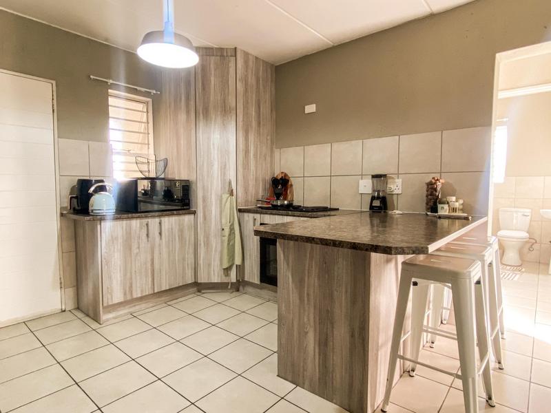 2 Bedroom Property for Sale in Ruimsig Gauteng