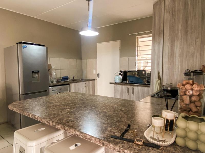 2 Bedroom Property for Sale in Ruimsig Gauteng