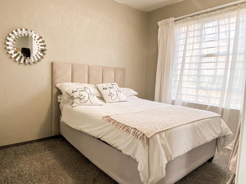 2 Bedroom Property for Sale in Ruimsig Gauteng