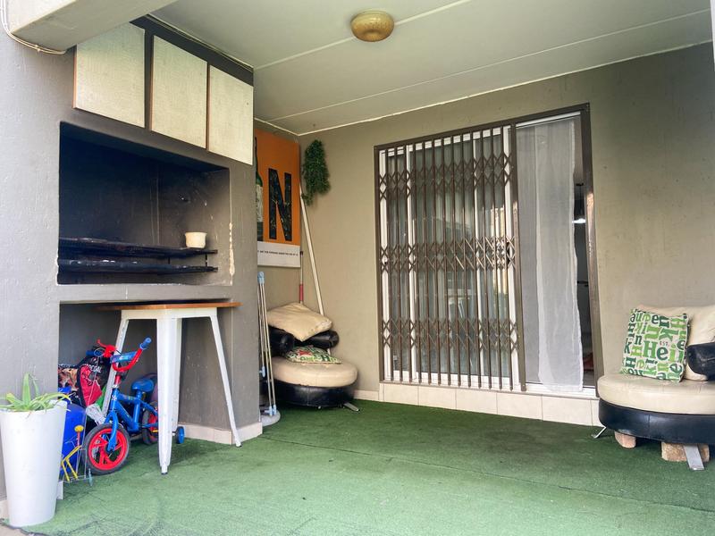 2 Bedroom Property for Sale in Ruimsig Gauteng