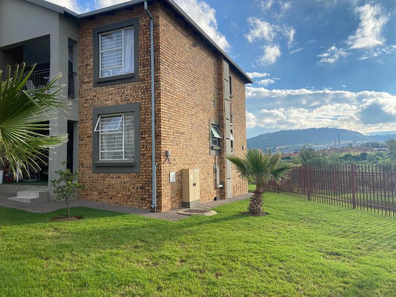 2 Bedroom Property for Sale in Ruimsig Gauteng