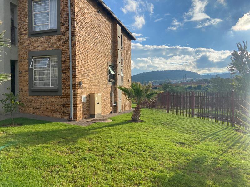 2 Bedroom Property for Sale in Ruimsig Gauteng
