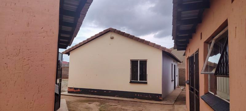 8 Bedroom Property for Sale in Protea Glen Gauteng