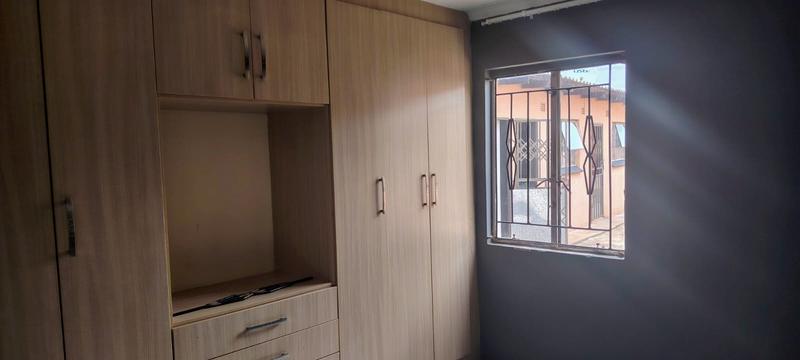 8 Bedroom Property for Sale in Protea Glen Gauteng
