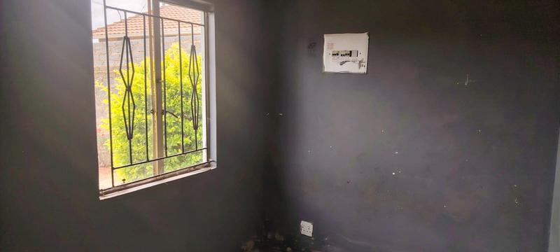 8 Bedroom Property for Sale in Protea Glen Gauteng
