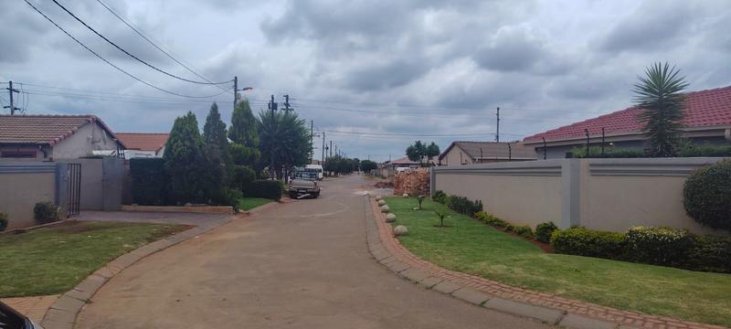 8 Bedroom Property for Sale in Protea Glen Gauteng