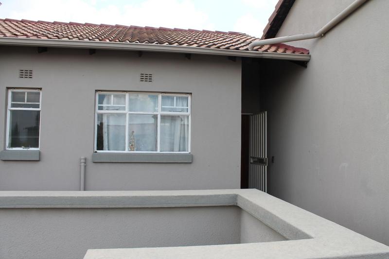 2 Bedroom Property for Sale in Eden Glen Gauteng