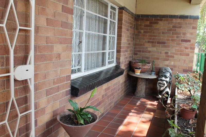 6 Bedroom Property for Sale in Bezuidenhout Valley Gauteng