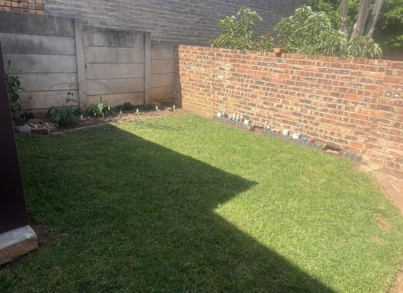 3 Bedroom Property for Sale in Orange Grove Gauteng