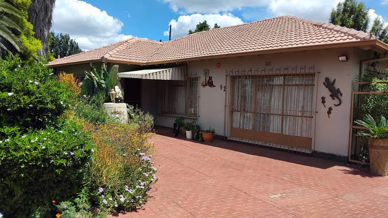To Let 4 Bedroom Property for Rent in Elspark Gauteng