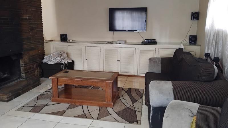 To Let 4 Bedroom Property for Rent in Elspark Gauteng