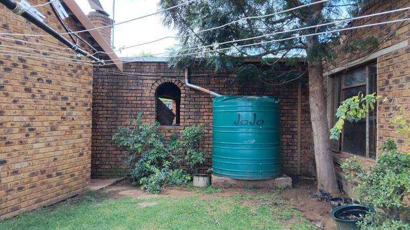 To Let 4 Bedroom Property for Rent in Elspark Gauteng
