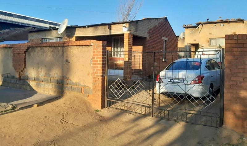 To Let 1 Bedroom Property for Rent in Orlando Gauteng