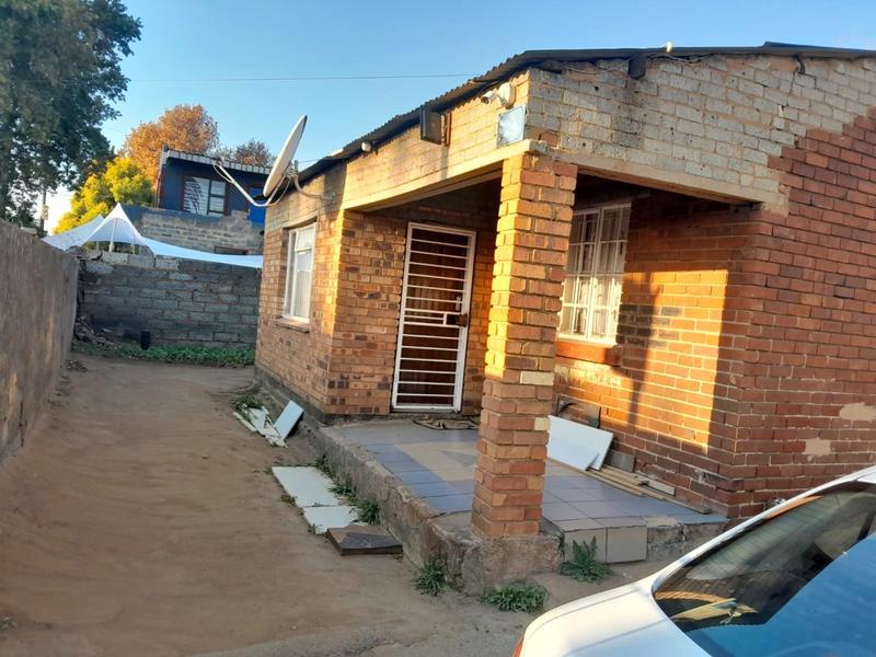 To Let 1 Bedroom Property for Rent in Orlando Gauteng