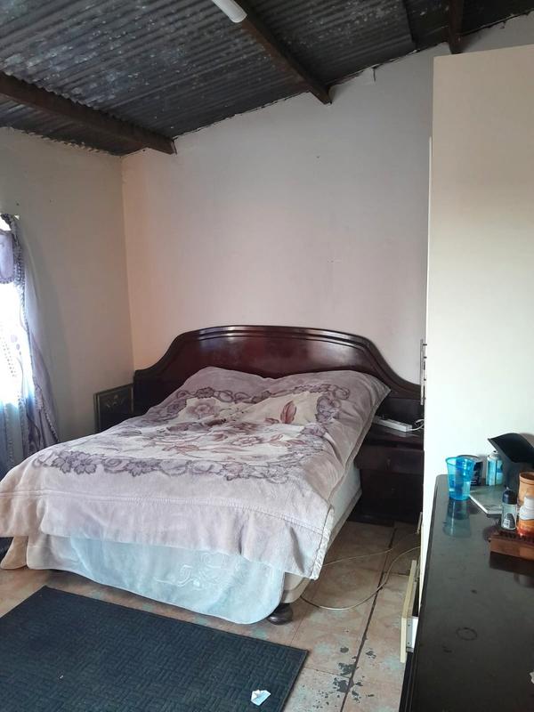 To Let 1 Bedroom Property for Rent in Orlando Gauteng
