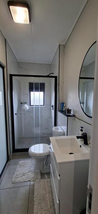 2 Bedroom Property for Sale in Waterfall Gauteng