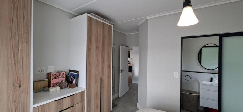 2 Bedroom Property for Sale in Waterfall Gauteng