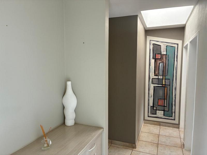 To Let 5 Bedroom Property for Rent in Waterkloof Ridge Gauteng