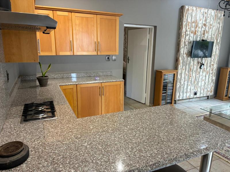 To Let 5 Bedroom Property for Rent in Waterkloof Ridge Gauteng