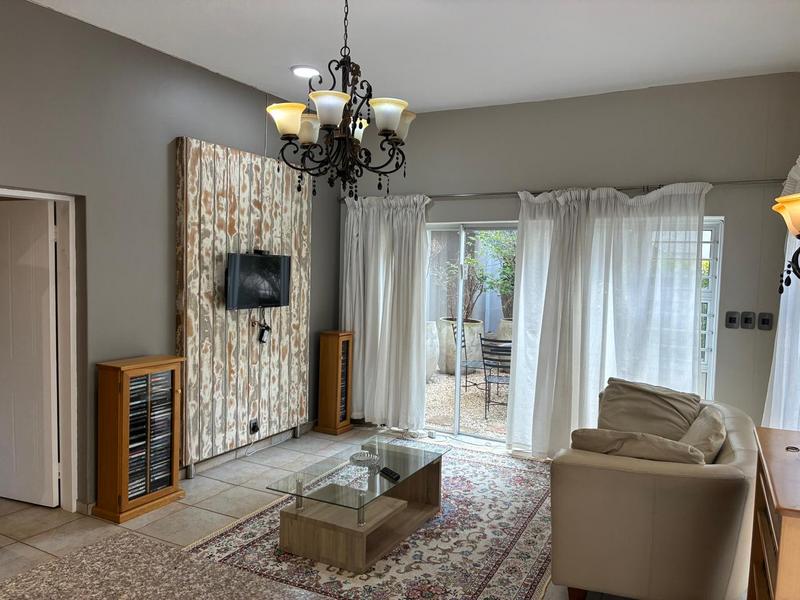 To Let 5 Bedroom Property for Rent in Waterkloof Ridge Gauteng