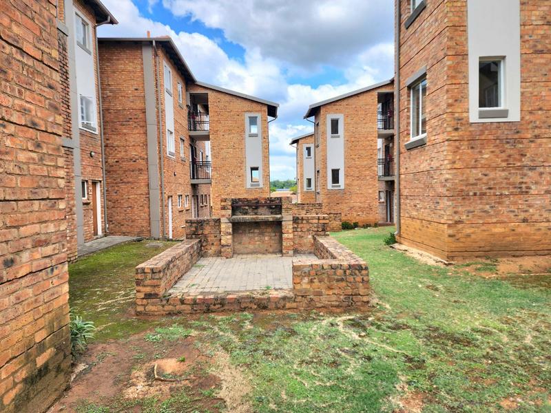 1 Bedroom Property for Sale in Newmark Estate Gauteng