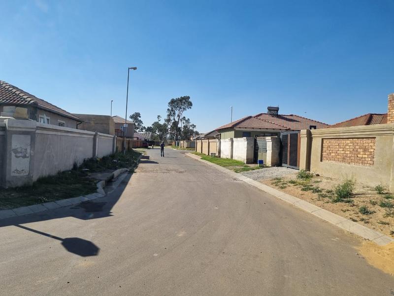 3 Bedroom Property for Sale in Buhle Park Gauteng