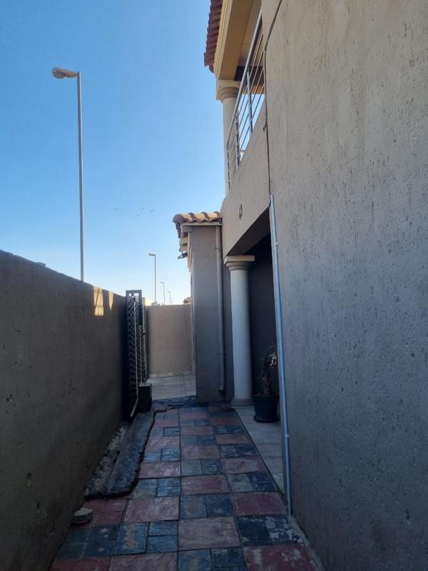 3 Bedroom Property for Sale in Buhle Park Gauteng