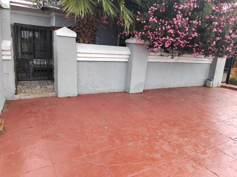 2 Bedroom Property for Sale in Moseleke Gauteng