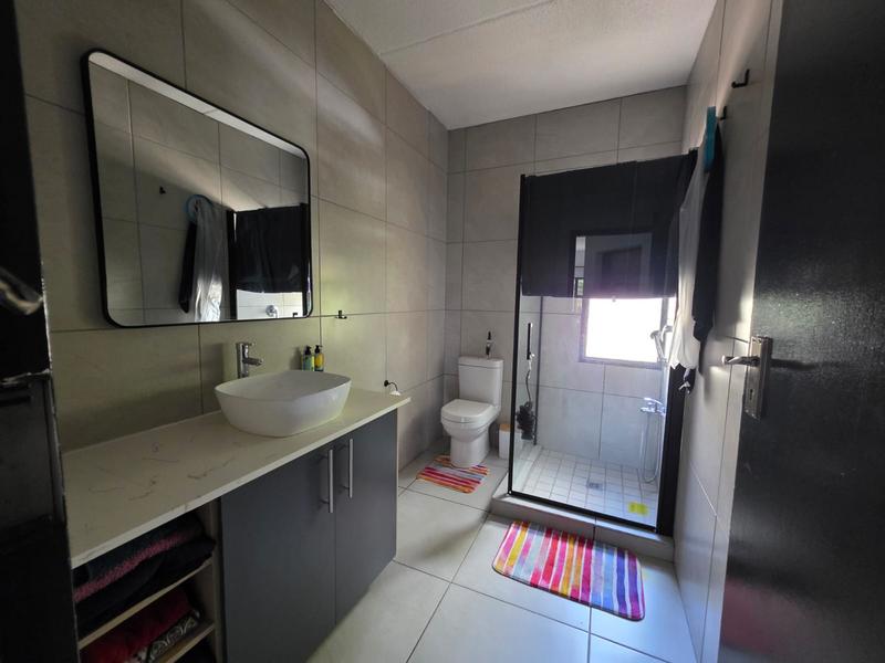 2 Bedroom Property for Sale in Sunninghill Gauteng