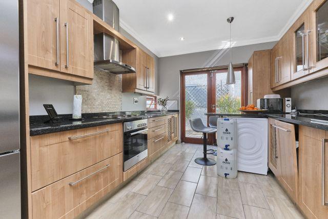 3 Bedroom Property for Sale in Sunninghill Gauteng