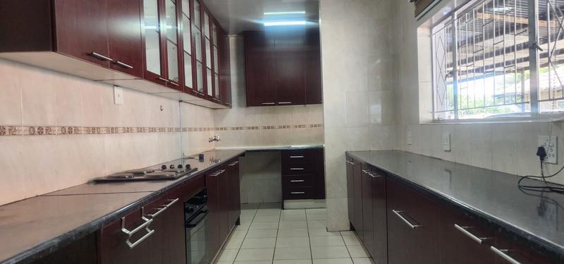 6 Bedroom Property for Sale in Brackendowns Gauteng