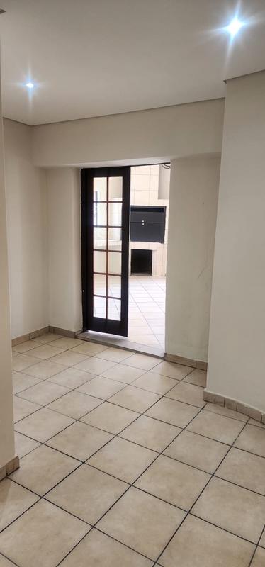 6 Bedroom Property for Sale in Brackendowns Gauteng