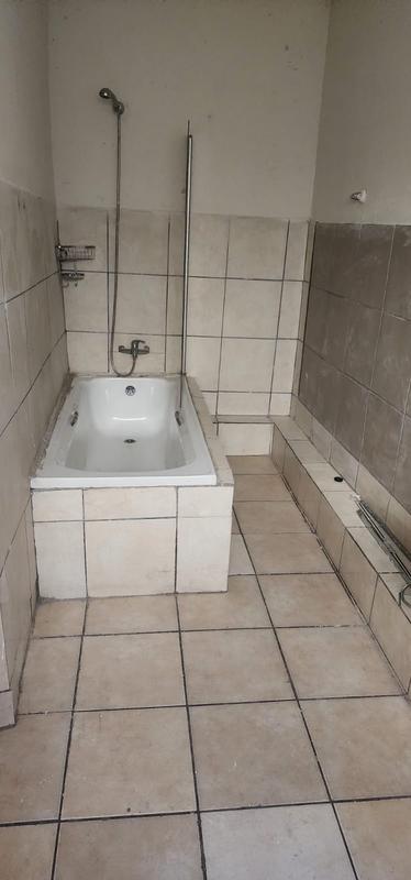 6 Bedroom Property for Sale in Brackendowns Gauteng