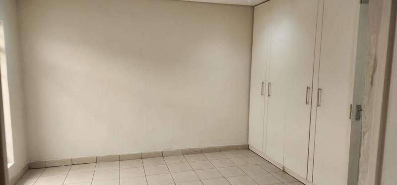 6 Bedroom Property for Sale in Brackendowns Gauteng