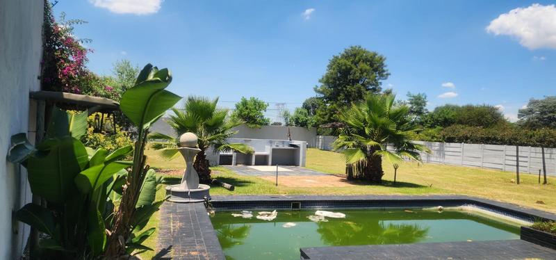 6 Bedroom Property for Sale in Brackendowns Gauteng
