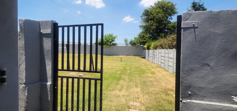 6 Bedroom Property for Sale in Brackendowns Gauteng