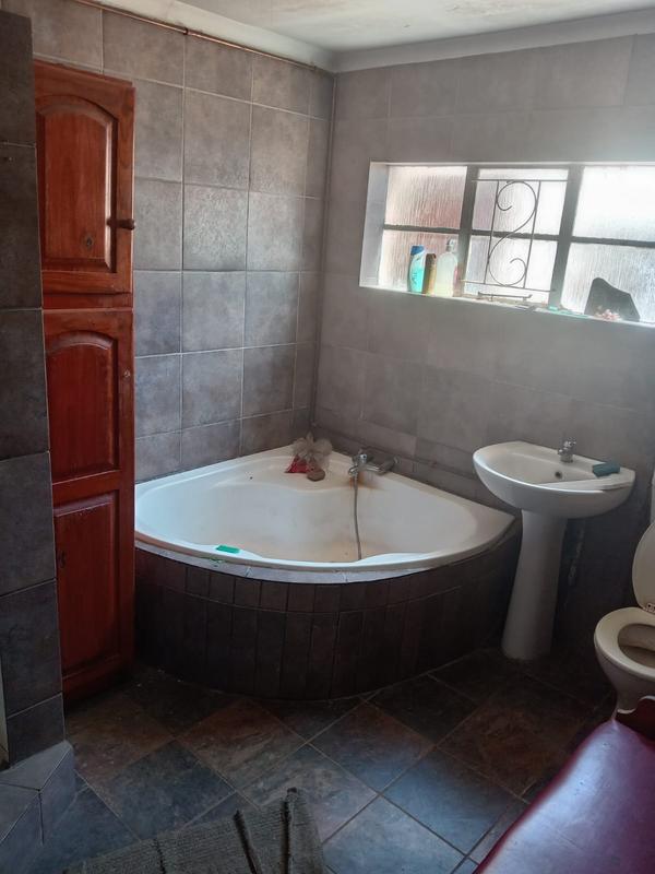 9 Bedroom Property for Sale in Geduld Gauteng