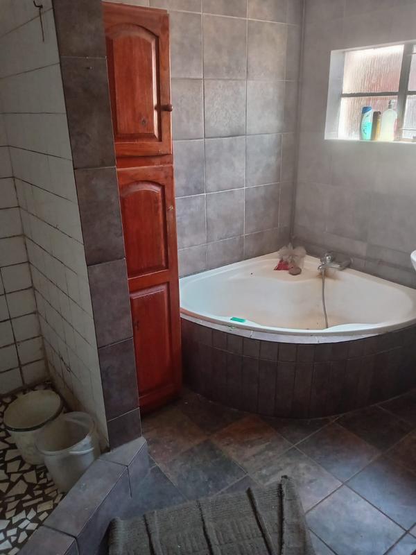 9 Bedroom Property for Sale in Geduld Gauteng