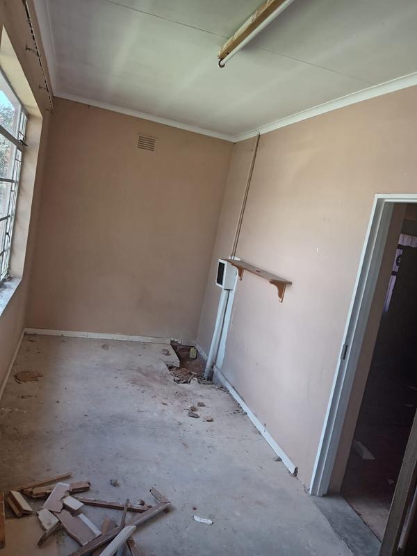 9 Bedroom Property for Sale in Geduld Gauteng