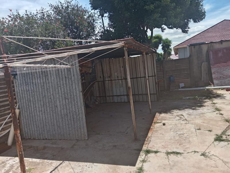 9 Bedroom Property for Sale in Geduld Gauteng