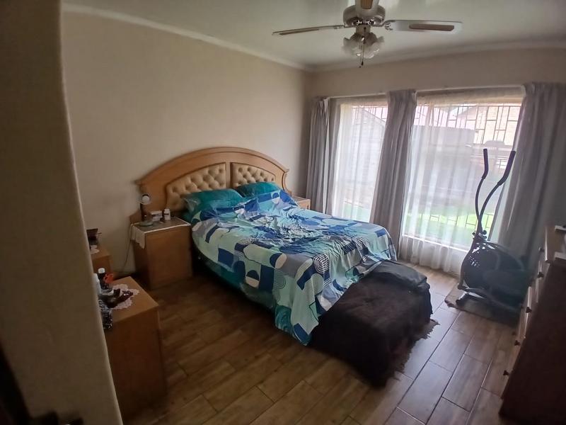4 Bedroom Property for Sale in Lodeyko Gauteng