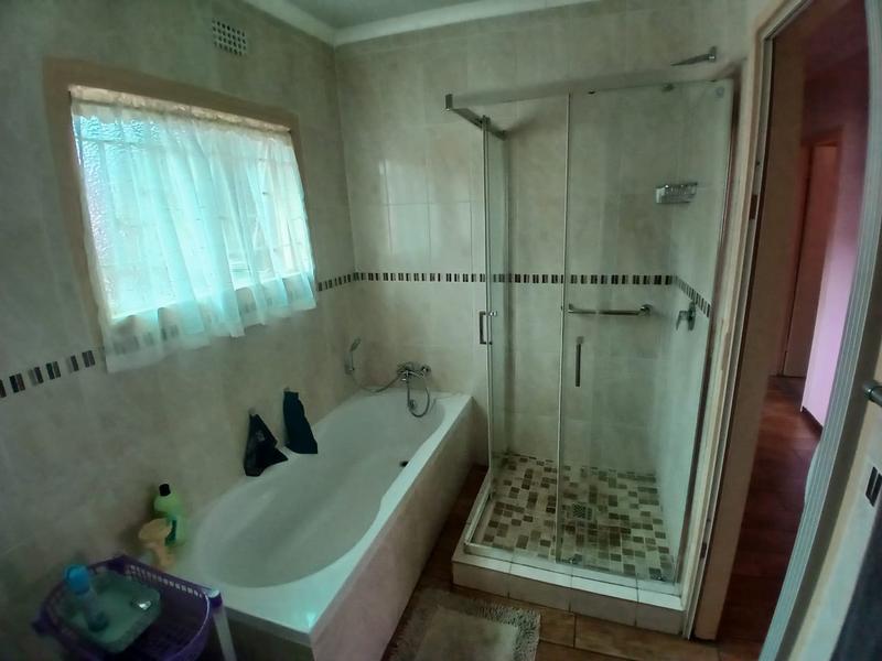 4 Bedroom Property for Sale in Lodeyko Gauteng