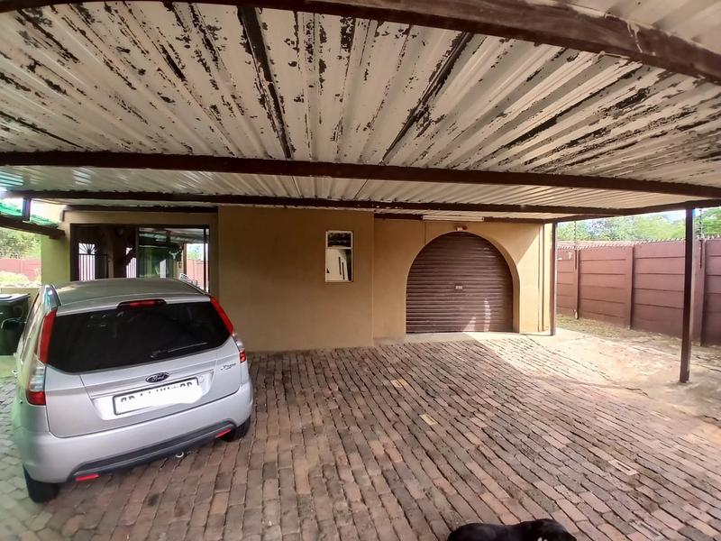 4 Bedroom Property for Sale in Lodeyko Gauteng