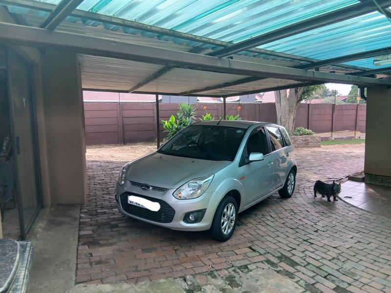 4 Bedroom Property for Sale in Lodeyko Gauteng