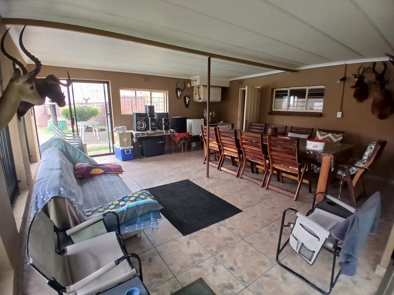 4 Bedroom Property for Sale in Lodeyko Gauteng