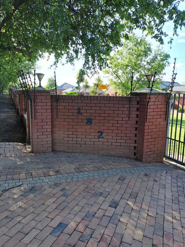 5 Bedroom Property for Sale in Roodeplaat Gauteng