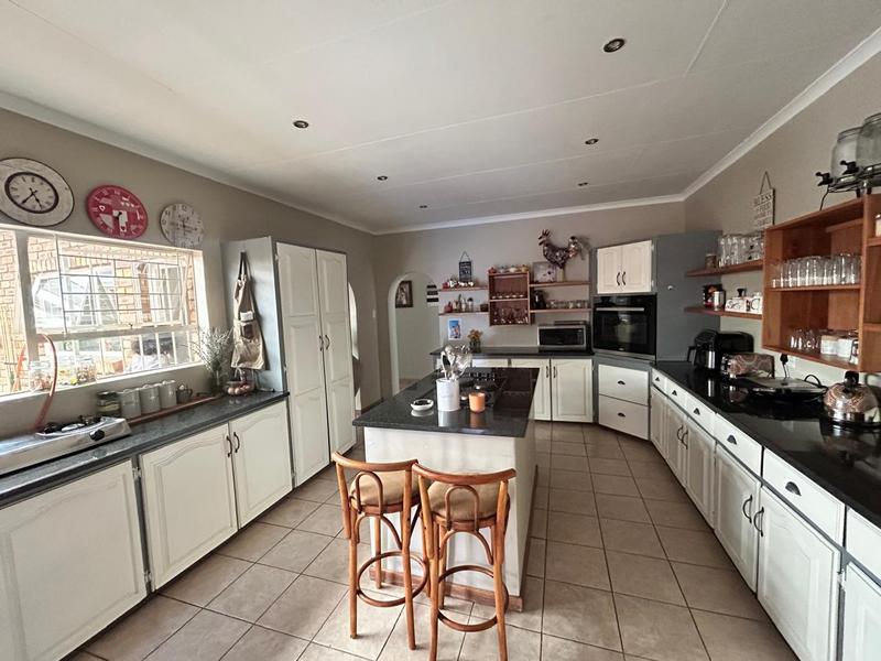 5 Bedroom Property for Sale in Jordaan Park Gauteng