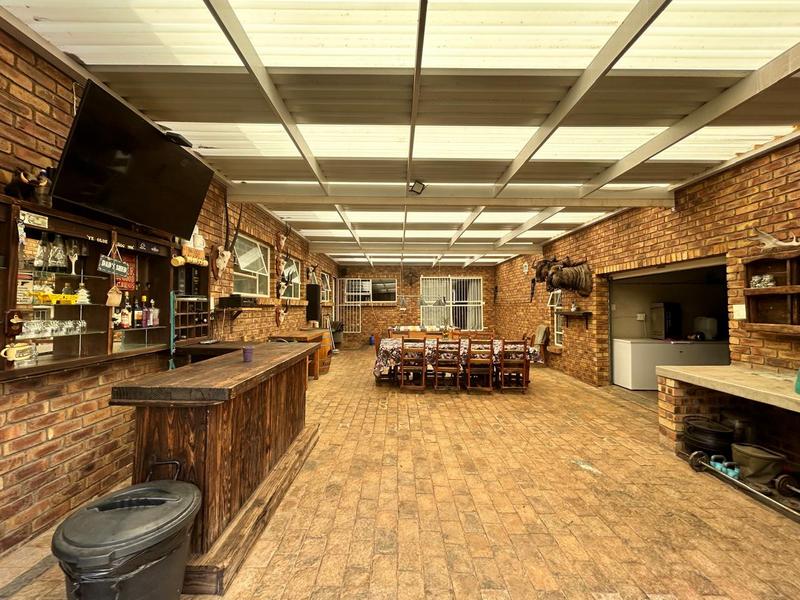 5 Bedroom Property for Sale in Jordaan Park Gauteng