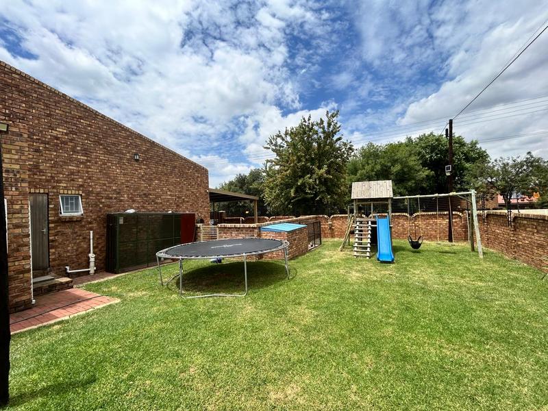 5 Bedroom Property for Sale in Jordaan Park Gauteng